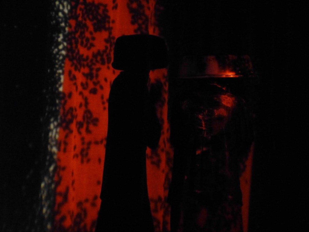 Figures in darkness — performance